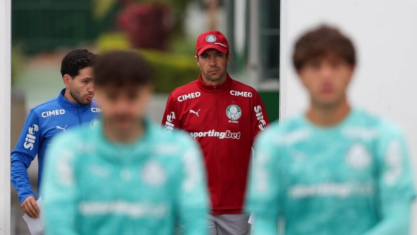 Abel pode poupar titulares na volta após 3 a 0 sobre o Fortaleza
