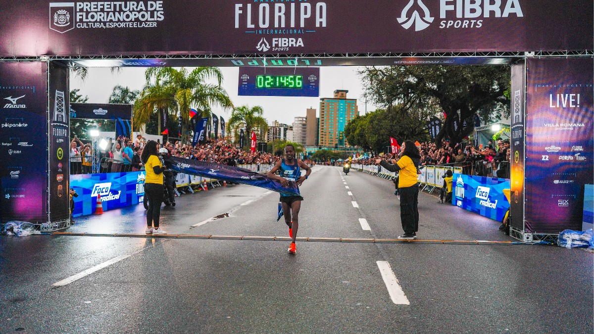 Akankwasa vence Maratona de Floripa; Ana Catarina repete e bate recordes