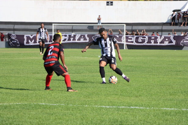 América goleia Real Nacional e assume liderança do Santareno 2026