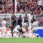 Athletico arranca empate no fim; Fluminense vira e reclama de pênalti