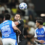Atlético-MG renova comando e elenco para decidir vaga contra o Cruzeiro