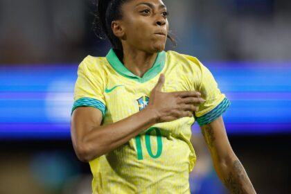 Barcelona fecha com Kerolin por recorde de €1,2 mi no futebol feminino
