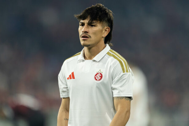 Bernabei assume artilharia do Inter e decide contra o Corinthians
