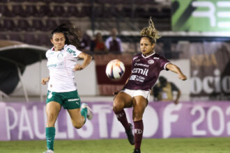 Botafogo enfrenta Fluminense; G-4 e clássicos agitam 15ª rodada
