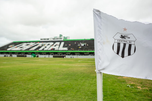 Central monta elenco competitivo para o Pernambucano