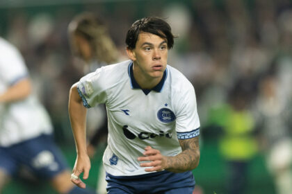 Chermont dá duas assistências e alça o Coritiba; Santos decide futuro