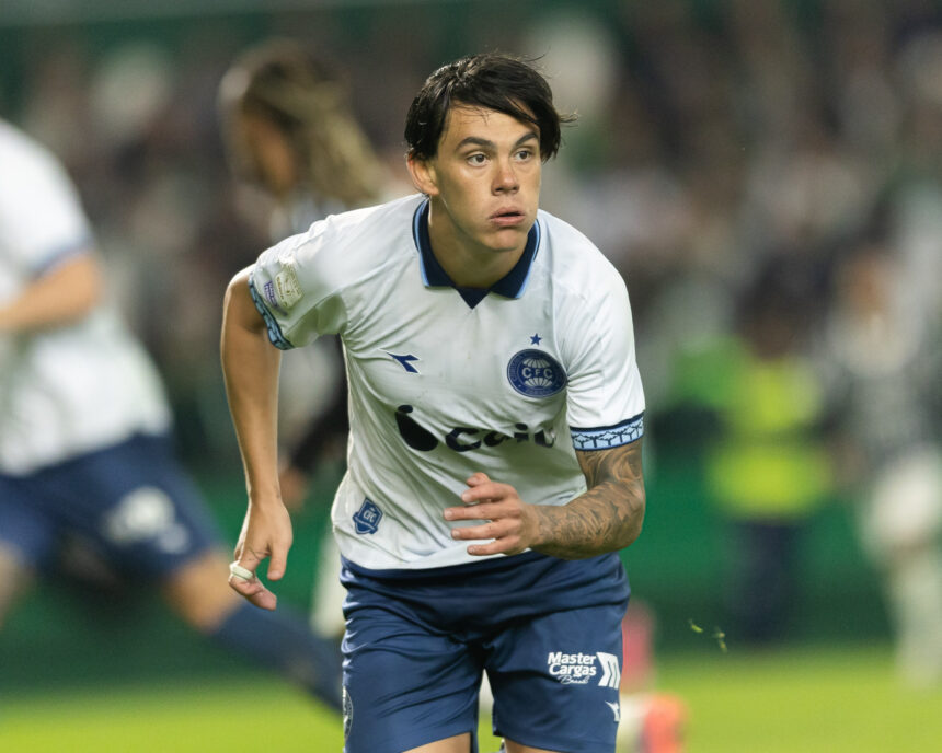 Chermont dá duas assistências e alça o Coritiba; Santos decide futuro