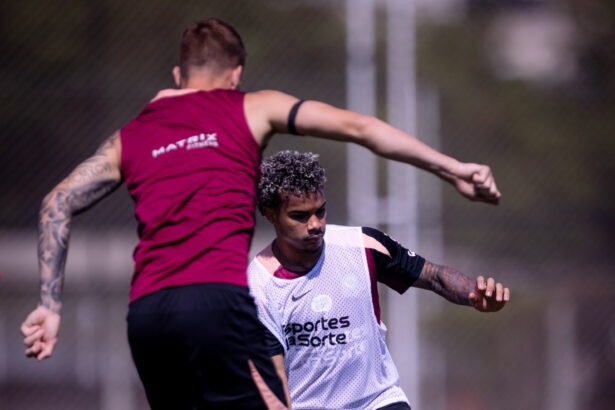 Corinthians sob pressão após eliminação e encara Bragantino