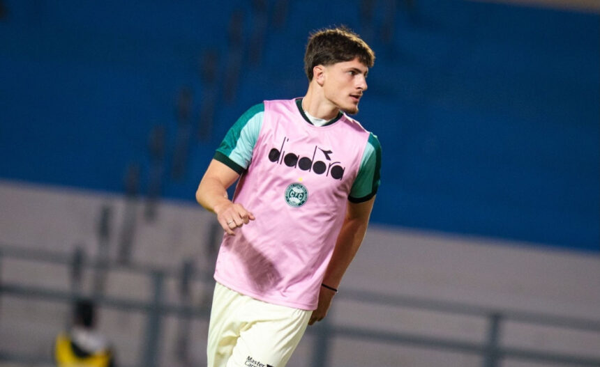 Coritiba pressiona por reação e busca vencer a Chapecoense