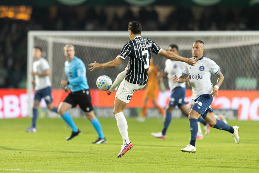 Coritiba vence Corinthians por 2 a 1 e faz alvinegro cair ao 10º lugar