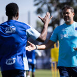 Cruzeiro faz mudanças e confirma retorno de Gabriel Rojas contra a Chapecoense