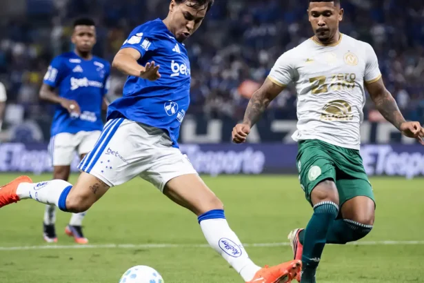 Cruzeiro vence Chapecoense e, junto ao Grêmio, garante vaga nas quartas