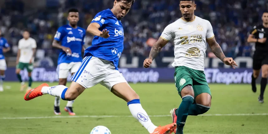 Cruzeiro vence Chapecoense e, junto ao Grêmio, garante vaga nas quartas