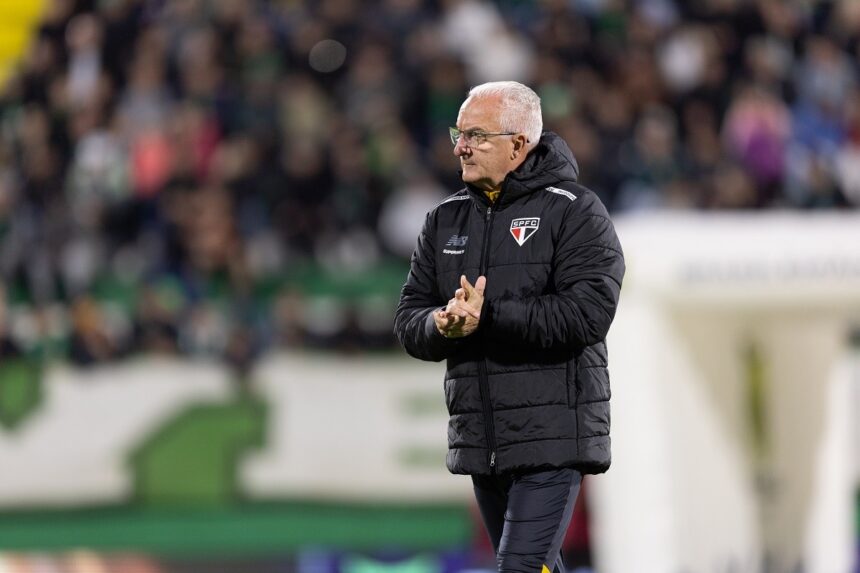 Dorival mantém São Paulo sem vitória e soma apenas 3 pontos em 7 jogos