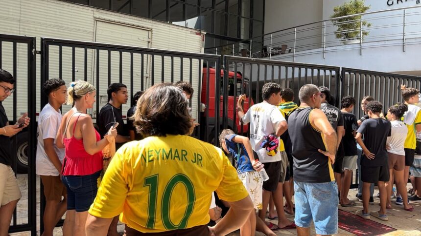 Fã finge emergência e pede dinheiro ao marido para ver Neymar