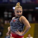 Flávia Saraiva vence duas finais no Brasileiro e emociona com tributo