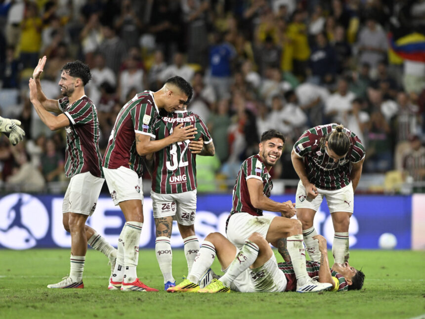 Fluminense supera Palmeiras por 3 a 2 e dá resposta com Marcão