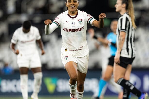 Fluminense vence Botafogo por 2 a 1 e encosta nas quartas