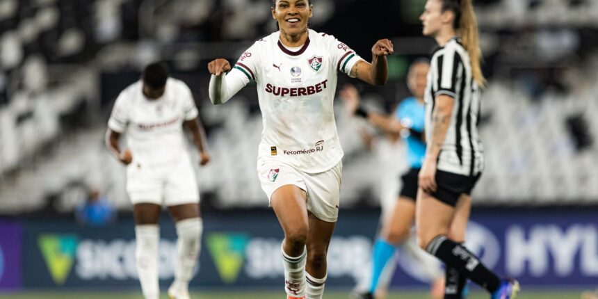Fluminense vence Botafogo por 2 a 1 e encosta nas quartas