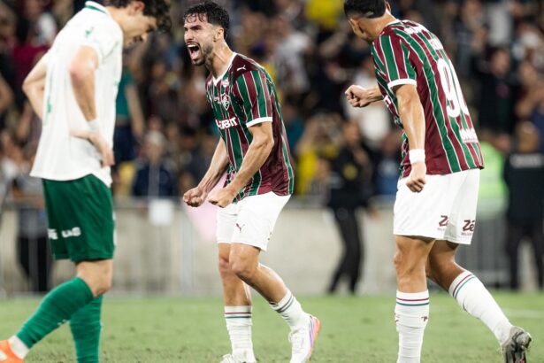 Fluminense vira sobre o Palmeiras e quebra jejum de oito jogos