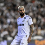 Gabigol exalta Neymar após atuação decisiva na vitória do Santos