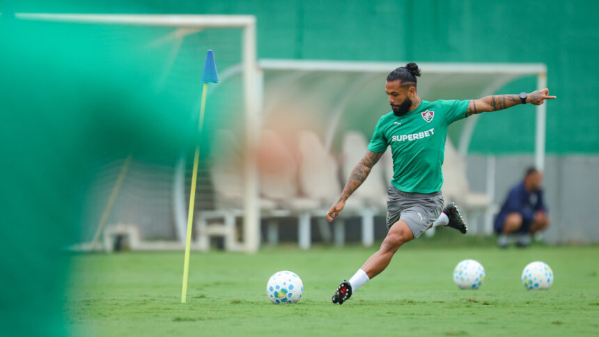 Hércules suspenso; Otávio ou Alisson ganham vaga no banco do Fluminense
