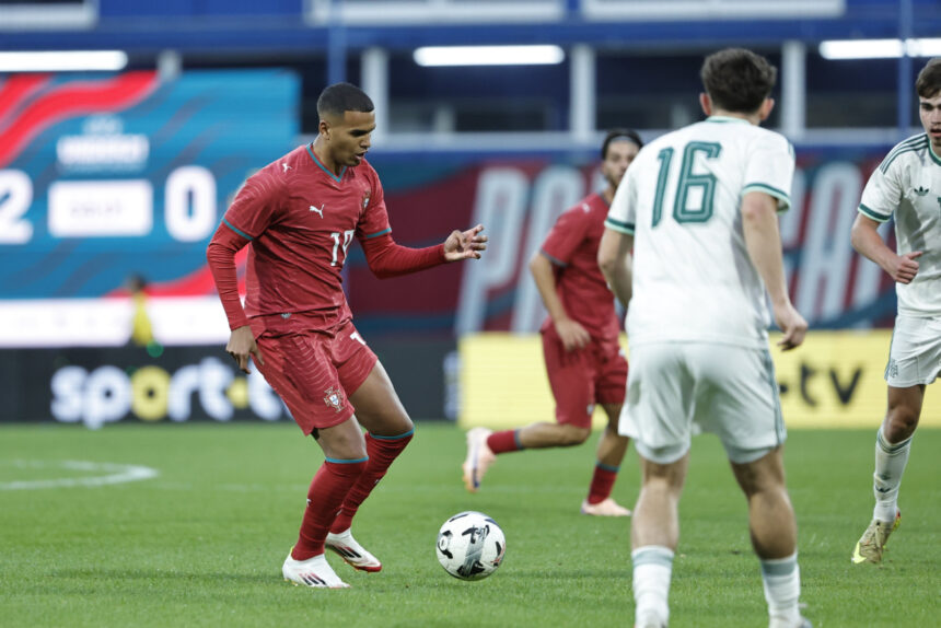 João Costa reforça o Cruzeiro e mira destaque após carreira internacional