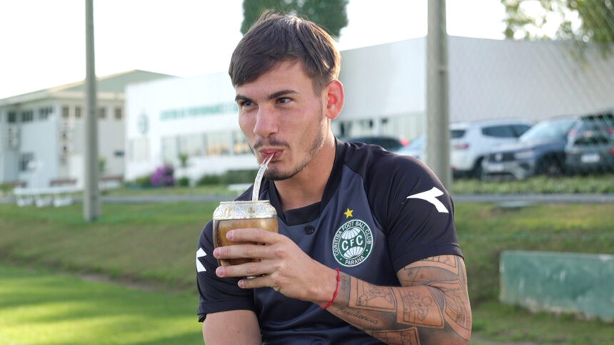 Lavega impulsiona boa fase no Coritiba com ritual e apoio psicológico