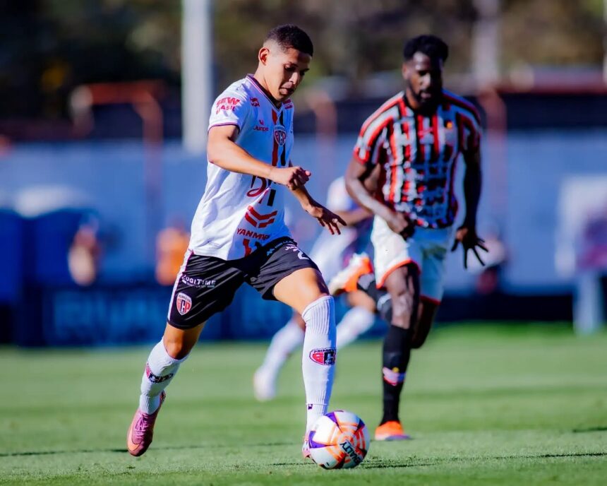 Luís Gustavo decide, Paulista bate Primavera e garante vaga no play-in