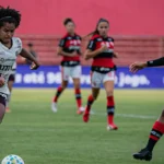 Mariana decide: Flamengo supera Ferroviária e larga na frente