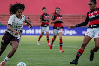 Mariana decide: Flamengo supera Ferroviária e larga na frente