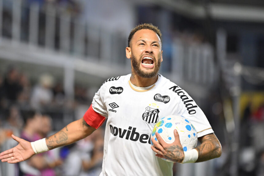 Neymar é reavaliado e pode desfalcar o Santos contra o Remo
