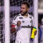 NR Sports quita R$12 mi e assume seis espaços do uniforme do Santos