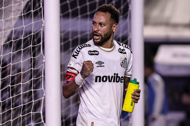 NR Sports quita R$12 mi e assume seis espaços do uniforme do Santos