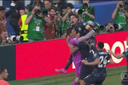 Orlando Gill é expulso por cabeçada após confusão na derrota do San Lorenzo