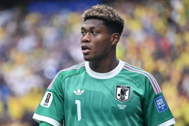 PSG avança com oferta de €33 mi e disputa com Juventus por Zion Suzuki