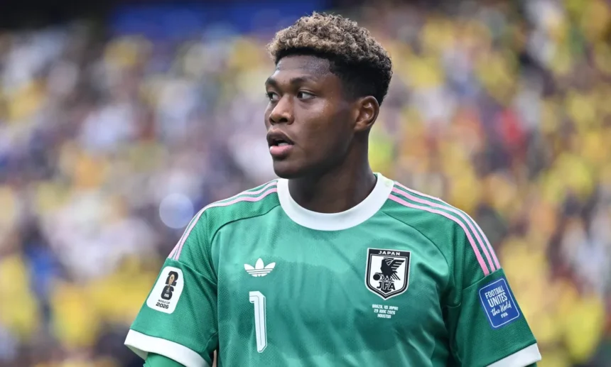 PSG avança com oferta de €33 mi e disputa com Juventus por Zion Suzuki