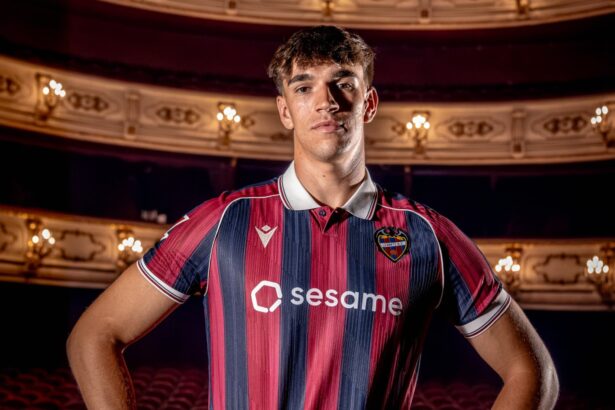 Real Madrid contrata Carlos Espí e acirra disputa com Endrick