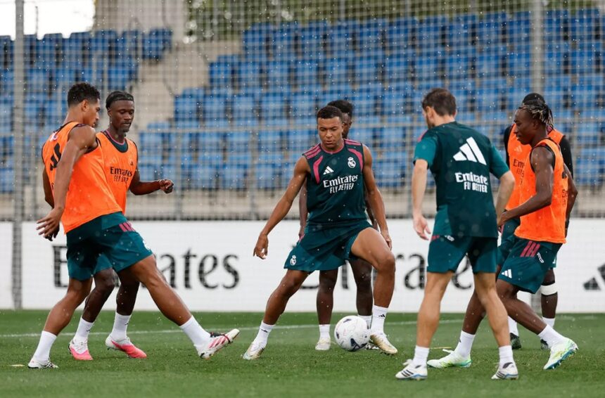 Real Madrid relaciona elenco para amistoso; Endrick fica de fora