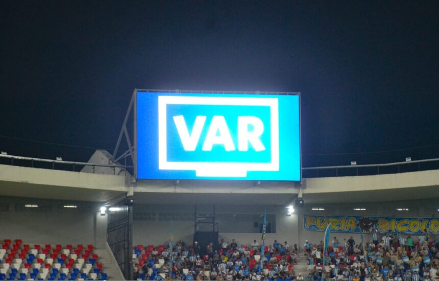 Remo soma saldo positivo do VAR e anima torcida no Brasileirão