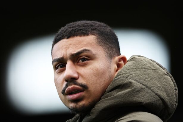 Roma oferece por André; Wolverhampton rejeita e mantém o volante