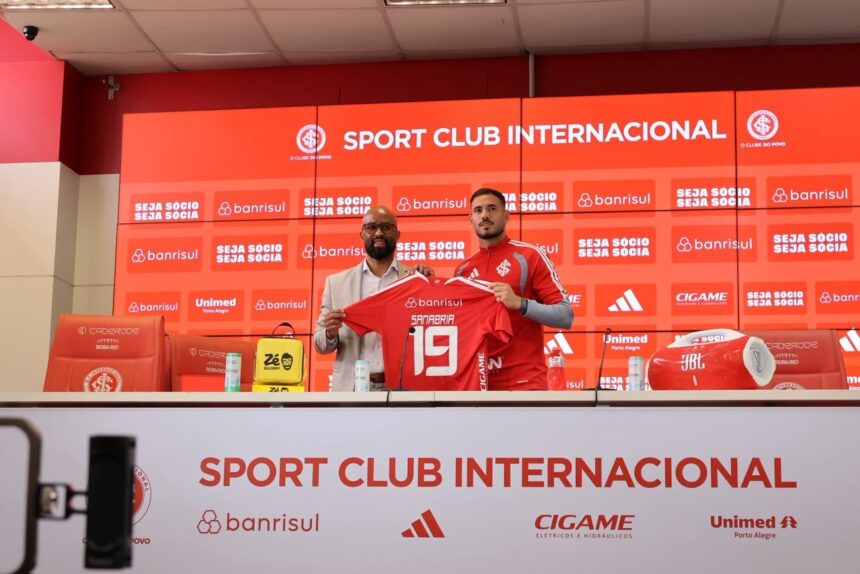 Sanabria recebe a camisa 19 e fica fora do jogo contra Atlético-MG