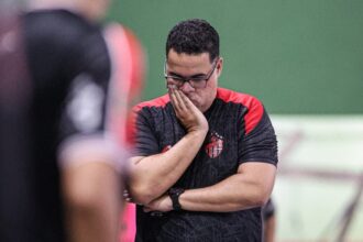 São José demite Bastos e busca reação urgente no Brasileiro