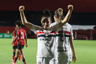 São Paulo conquista vitória sobre Vitória e assume a liderança do Brasileirão Feminino