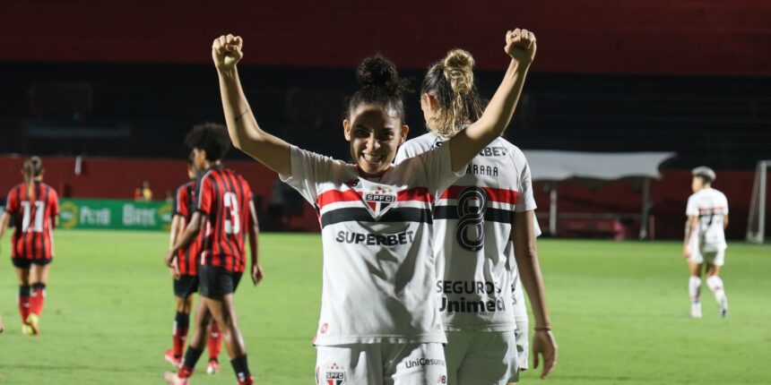 São Paulo conquista vitória sobre Vitória e assume a liderança do Brasileirão Feminino