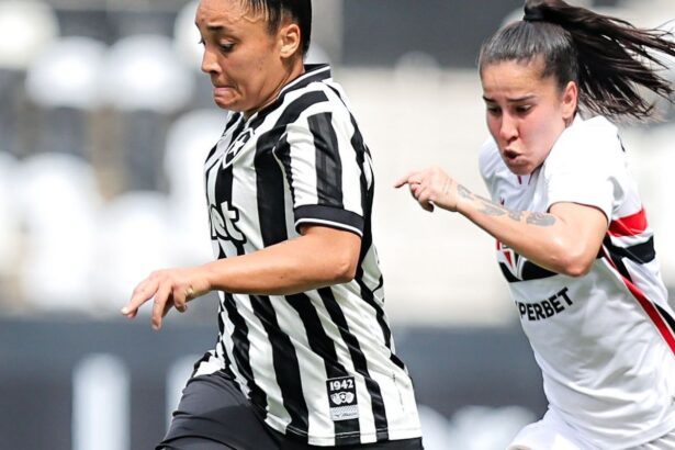 São Paulo goleia Botafogo 5 a 1 e empata com Corinthians na liderança