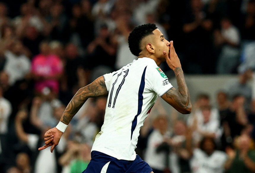 Tottenham fecha Savinho por £85 mi e bate recorde do Manchester City