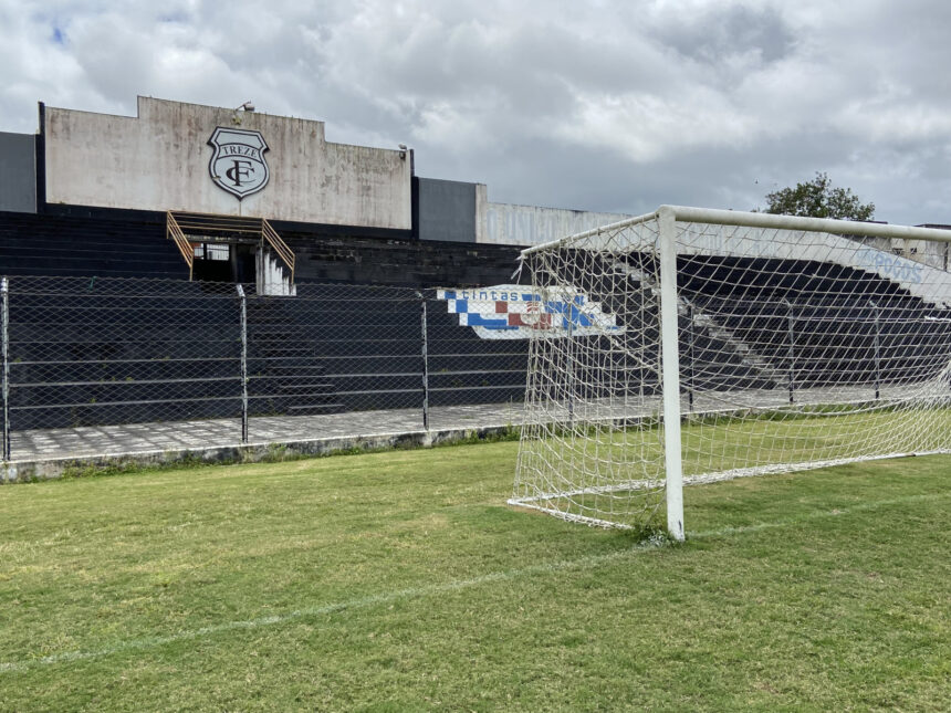 Treze acelera preparação com técnico definido e elenco quase fechado