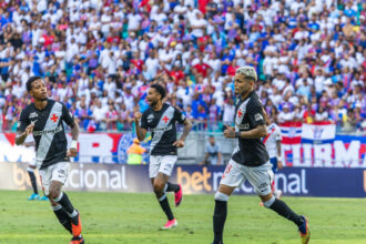 Vasco segura empate com Bahia e mostra evolução com Pedro Emanuel