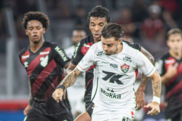 Vitória enfrenta Athletico-PR em busca de classificação na Copa do Brasil